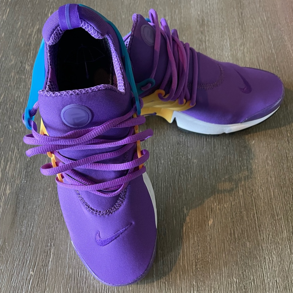 Wild Berry/Fierce Purple -Nike Air Presto 
Worn once, comfy snug fit sneaker